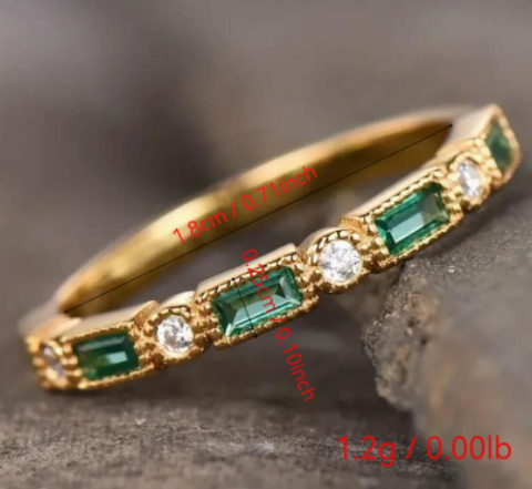 Anillo de oro con zirconia incrustada en verde vintage