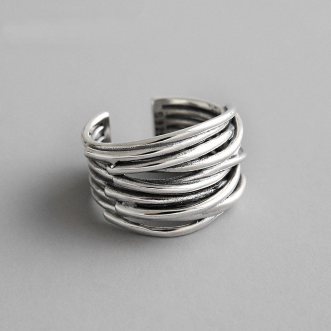Anillo ajustable plateado en capas