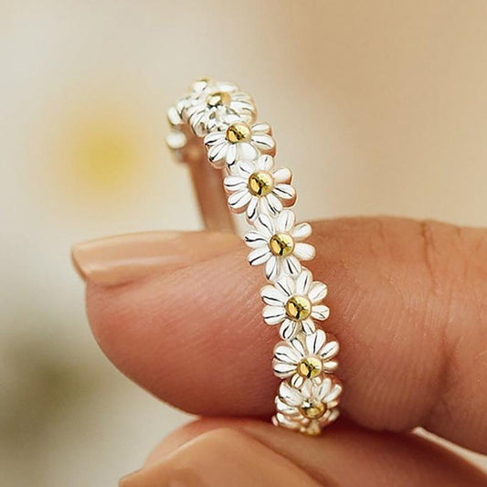 Anillo de Margarita Metálico Ajustable y Pintado a Mano en Esmalte
