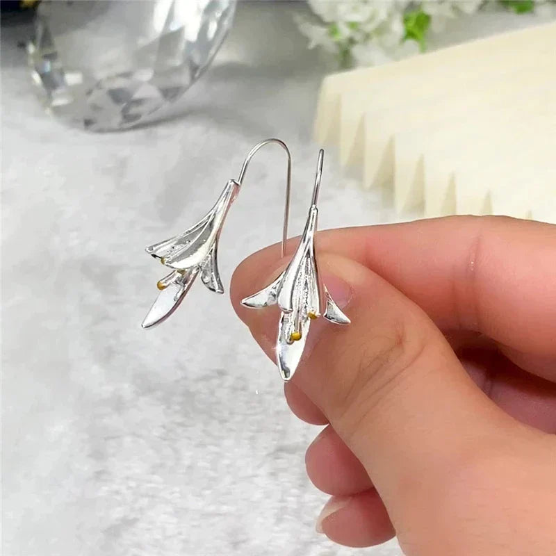 Pendientes de flor de plata