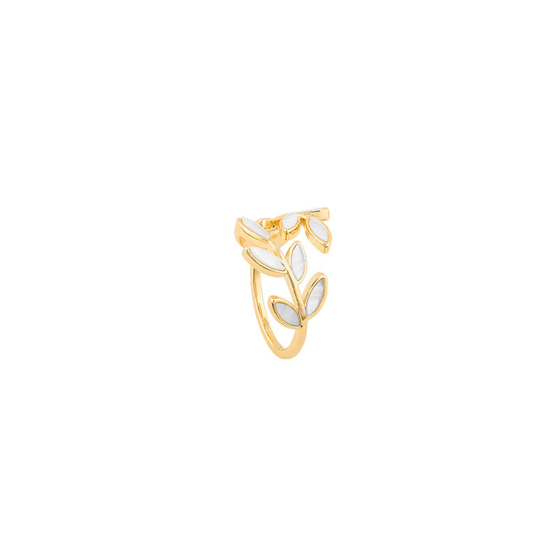 Anillo Ajustable de Hoja de Ópalo Blanco con Acabado Dorado