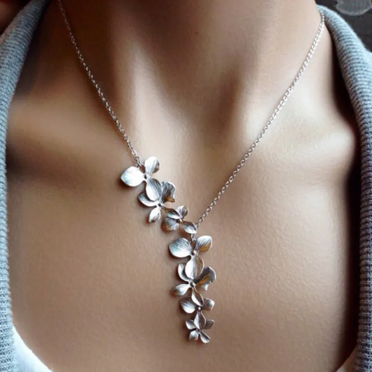 Collar de Flores de Plata Vintage