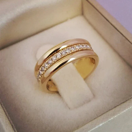 Anillo Elegante Con Incrustaciones de Doble Zirconia