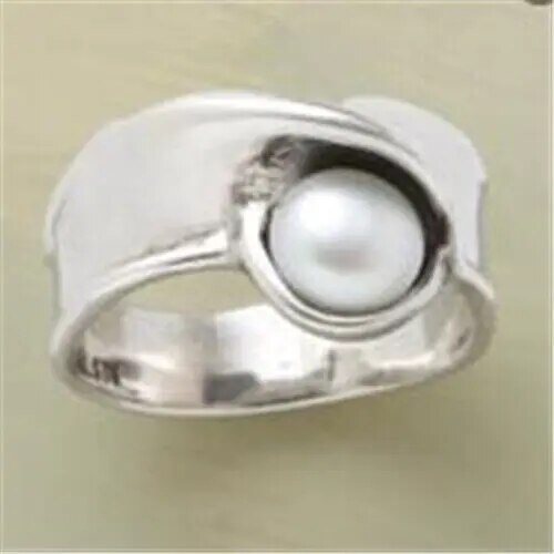 Anillo Vintage de Perlas Incrustadas