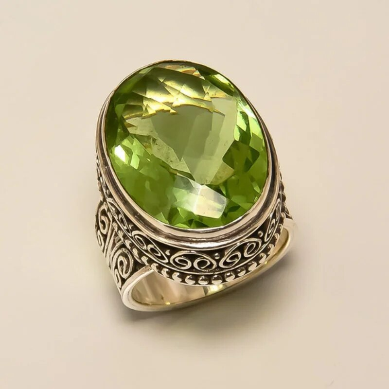 Anillo de joya de oliva vintage