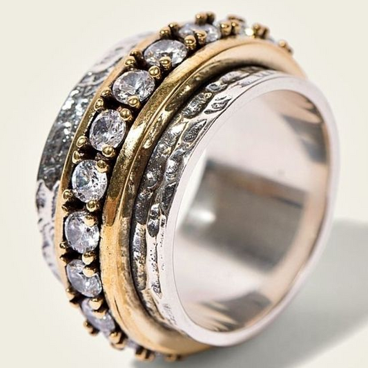 Anillo de Oro y Plata Vintage con Incrustaciones de Circonia